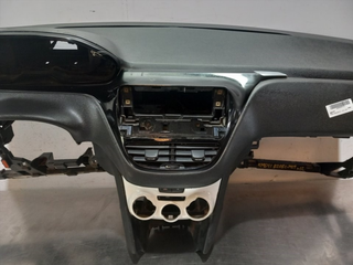 SALPICADERO PEUGEOT 208 ZM01