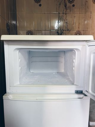 Nevera White-Westinghouse Blanca