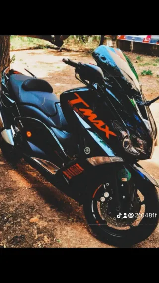 Yamaha TMAX 530-2012Maxi Scooter cambio por coche