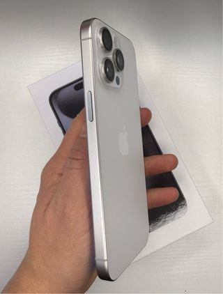 iPhone 15 Pro Max 512GB Blanco Como Nuevo