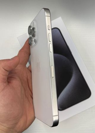 iPhone 15 Pro Max 512GB Blanco Como Nuevo