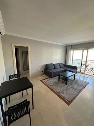 Piso en alquiler en Los Jardines de Marbella - La Ermita en Marbella