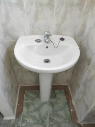 Lavabo de porcelana blanco
