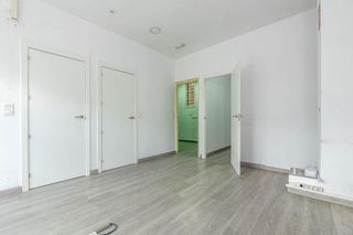 Local comercial en venta en Cervantes en Granada