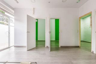 Local comercial en venta en Cervantes en Granada