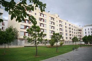 Garaje en venta en Universidad - Los Lirios en Logroño