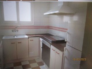 Edificio en venta en La Torrassa en Hospitalet de Llobregat, L´