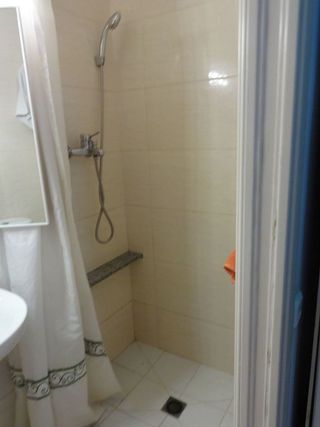 Edificio en venta en La Torrassa en Hospitalet de Llobregat, L´