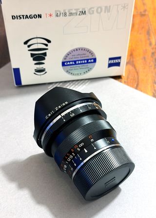 Zeiss Distagon T* 18mm f/4 Leica M