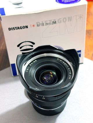 Zeiss Distagon T* 18mm f/4 Leica M