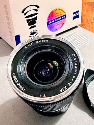 Zeiss Distagon T* 18mm f/4 Leica M