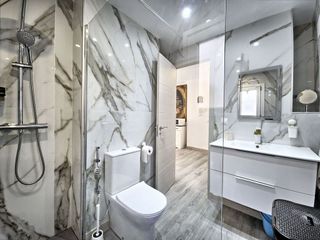 Piso en venta en Playa de la Fontanilla en Marbella