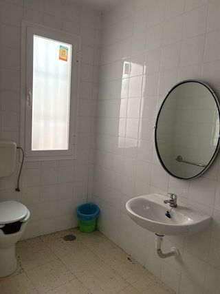 Local comercial en venta en Bellas Vistas en Madrid