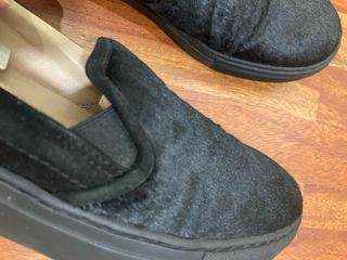 Slip on  Massimo Dutti Negros Pelo