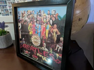 ROCK FRAME Portada  The Beatles Sgt. Pepper's