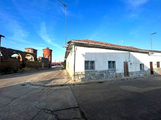 Casa adosada en venta en Melgar de Arriba