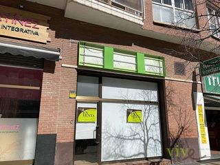 Local comercial en venta en Los Olivos en Huesca