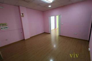 Local comercial en venta en Los Olivos en Huesca