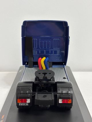 Iveco Stralis escala 1/43