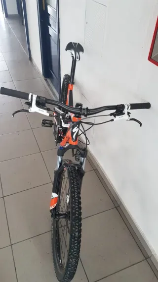 Bicicleta MTB Specialized Naranja/Negra