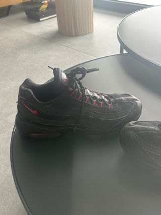 Zapatillas Nike Air Max 95 Negras Rojas