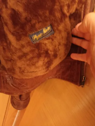 Cazadora motera de piel marrón