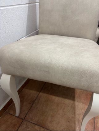 2 Sillas de Comedor Beige y Blancas