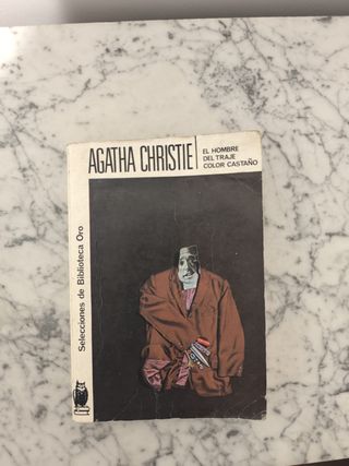 Agatha Christie - El hombre del traje color castañ