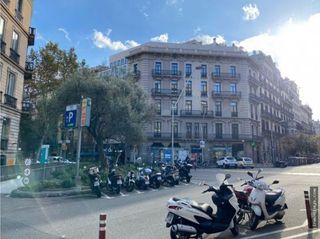 Local comercial en venta en Sant Antoni en Barcelona