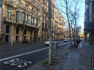Local comercial en venta en Sant Antoni en Barcelona