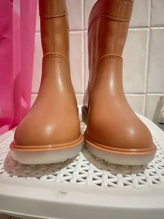 Botas de agua marrones