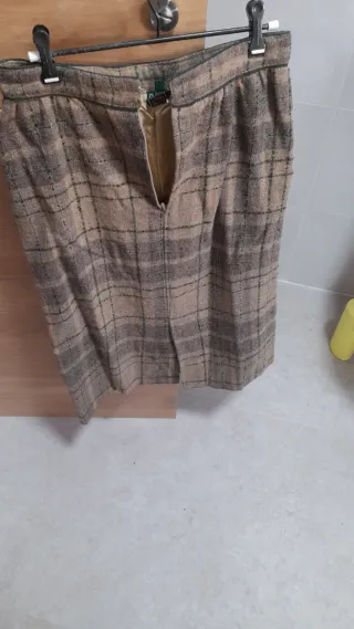 Falda de cuadros marrón y verde