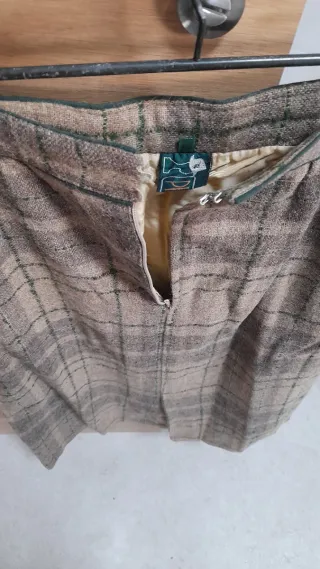 Falda de cuadros marrón y verde