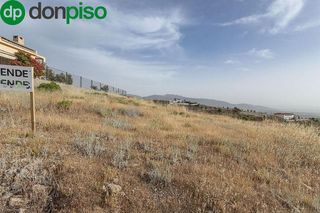 Terreno en venta en Zubia (La)