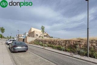 Terreno en venta en Zubia (La)