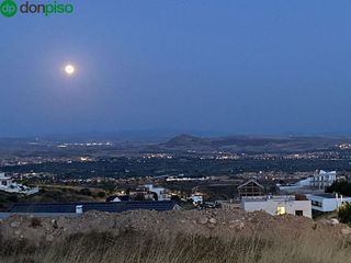 Terreno en venta en Zubia (La)