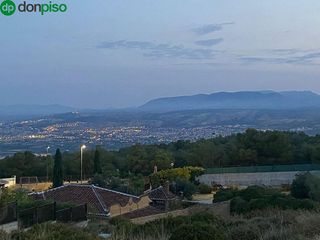 Terreno en venta en Zubia (La)