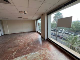 Oficina en venta en Almeda - El Corte Inglés en Cornellà de Llobregat