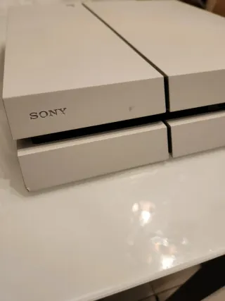 Consola PS4 Negra y Blanca para repuesto leer des