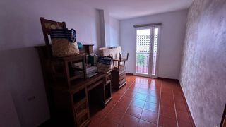 dúplex de 3 habitaciones,2 baños, garaje y traste
