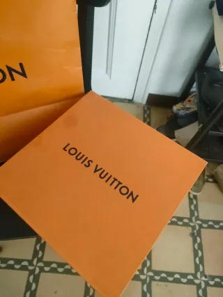 Lote Bolsa Grande y Caja Louis Vuitton