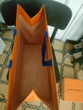 Lote Bolsa Grande y Caja Louis Vuitton