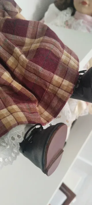 Muñeca de porcelana vintage