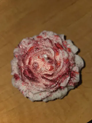 Vela decorativa flor roja y blanca