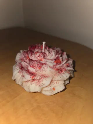 Vela decorativa flor roja y blanca