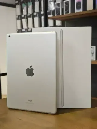 IPAD 8th 32GB PLATA WIFI (2020)