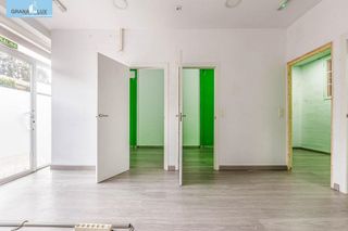 Local comercial en venta en Cervantes en Granada