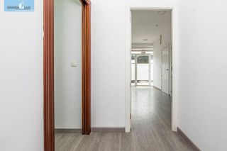 Local comercial en venta en Cervantes en Granada