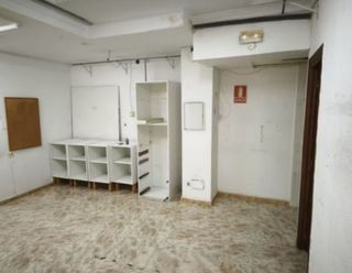 Local comercial en alquiler en Carranque - Haza Cuevas en Málaga