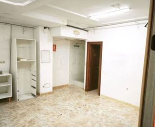 Local comercial en alquiler en Carranque - Haza Cuevas en Málaga